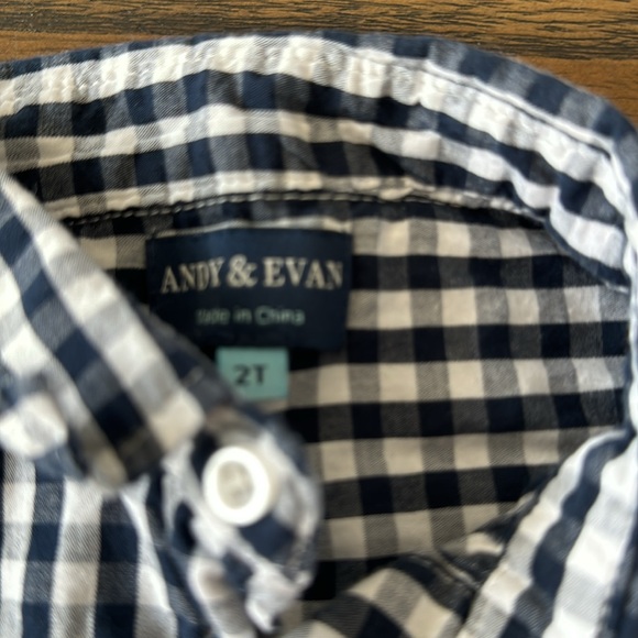 Great bundle of boys 2T Old Navy, Levi, & champion brand bottoms with 2 shirts - Picture 9 of 13